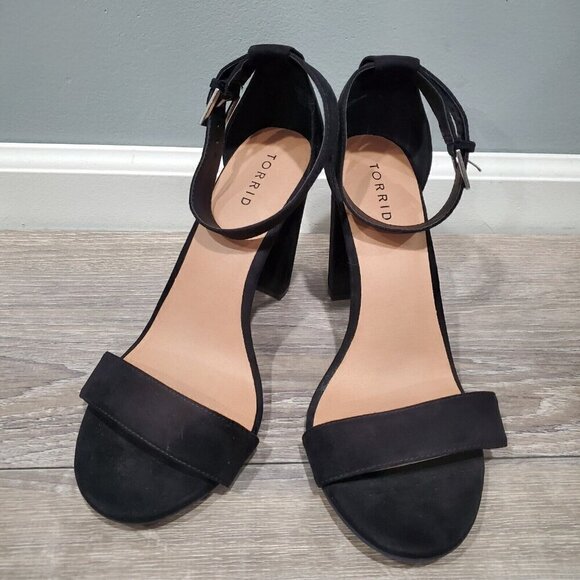 Torrid Womens Sz 10.5W Black Block Heels Open Toe Ankle Straps Suede 4 Inch Heel - Picture 1 of 13